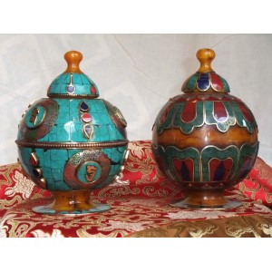 Bo&icirc;te d&eacute;cor&eacute;e en ambre et turquoise