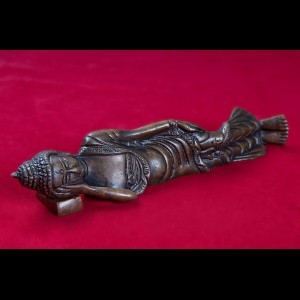 Bouddha couch&eacute;