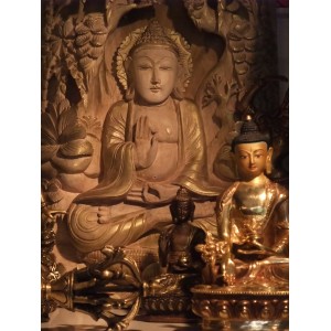 Statue du Bouddha Shakyamuni en m&eacute;diation sous l'arbre de la boddhi